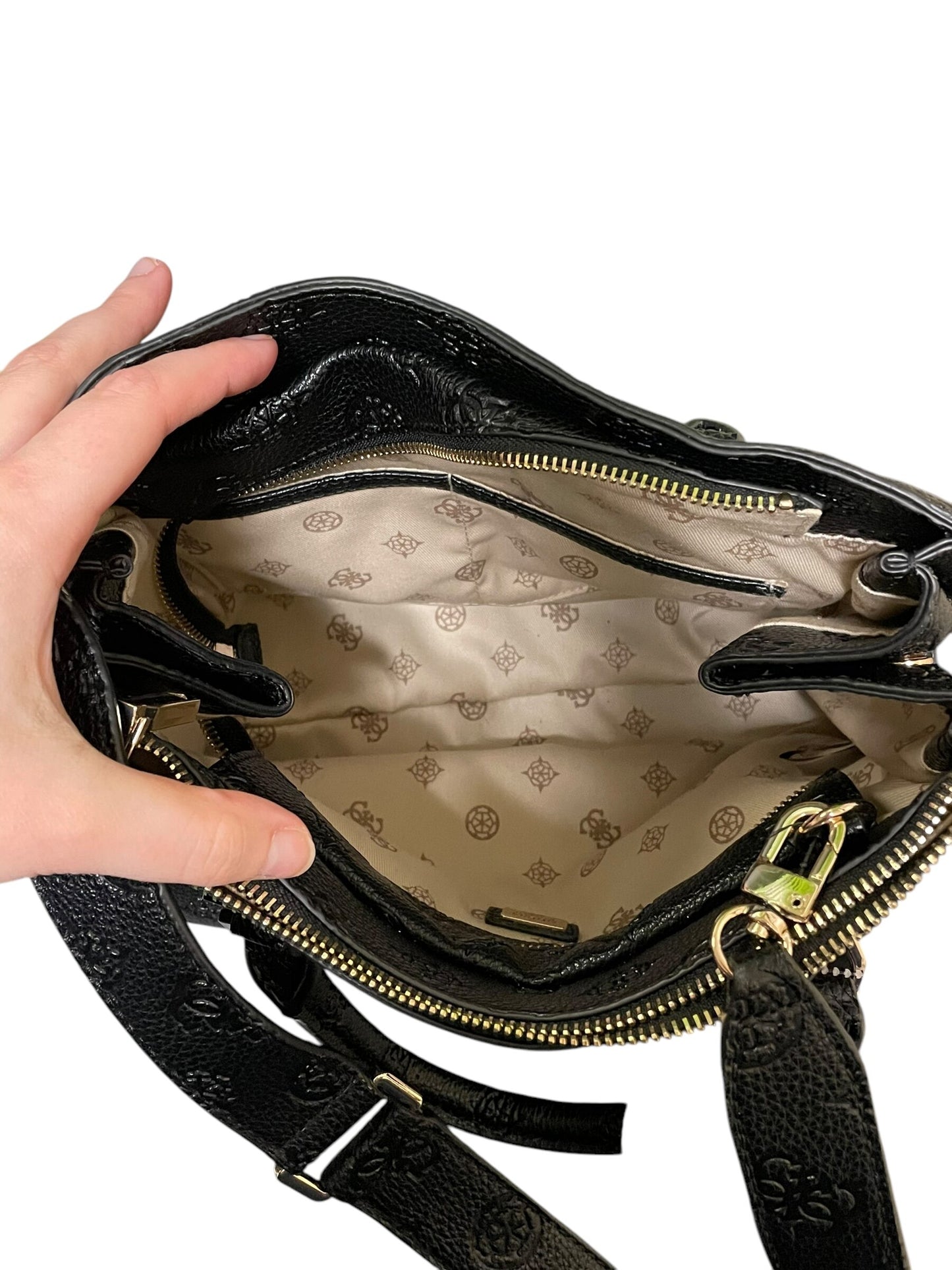 Handbag By Guess Size: Large
