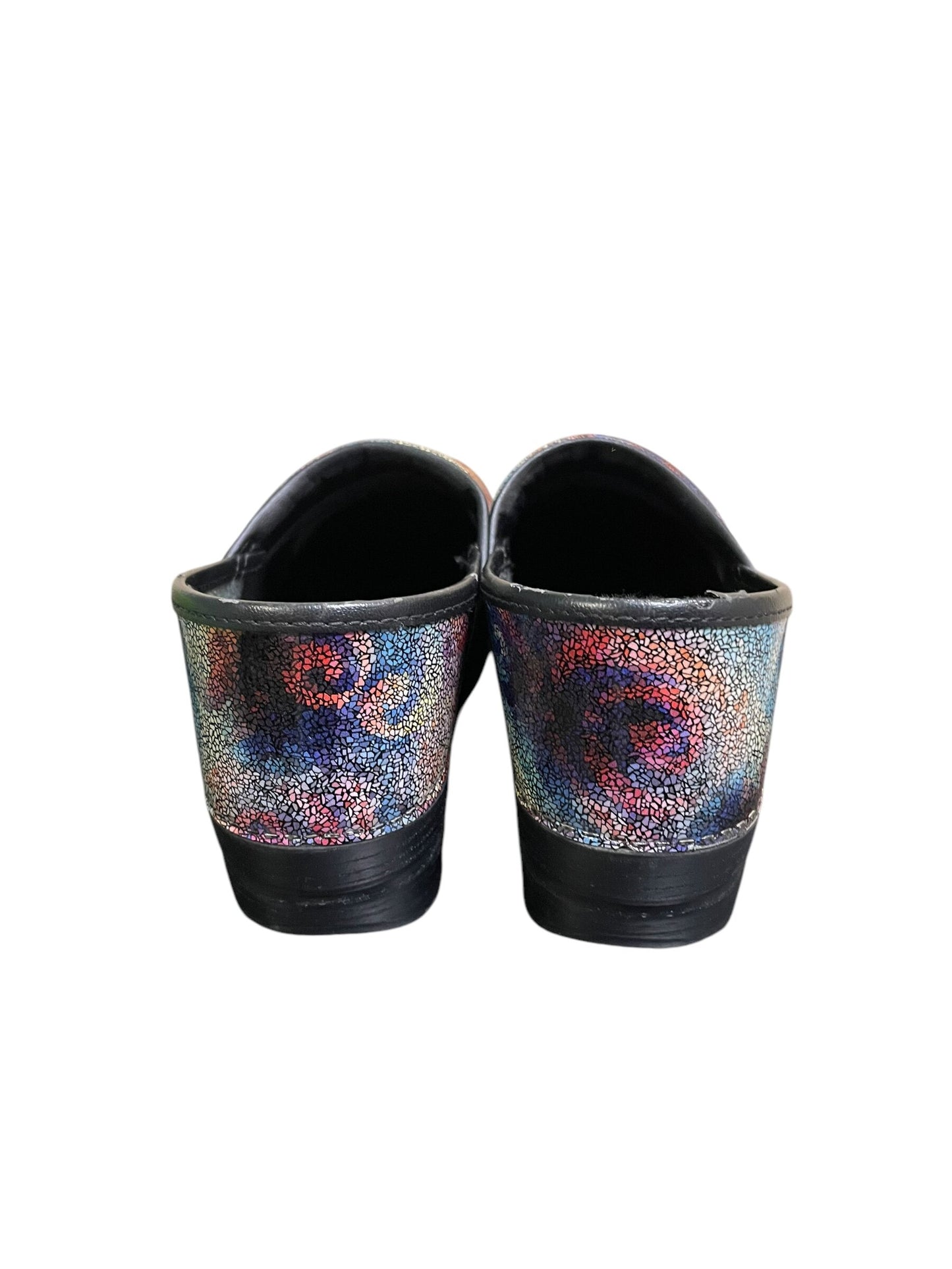 Shoes Flats By Dansko Size: 9