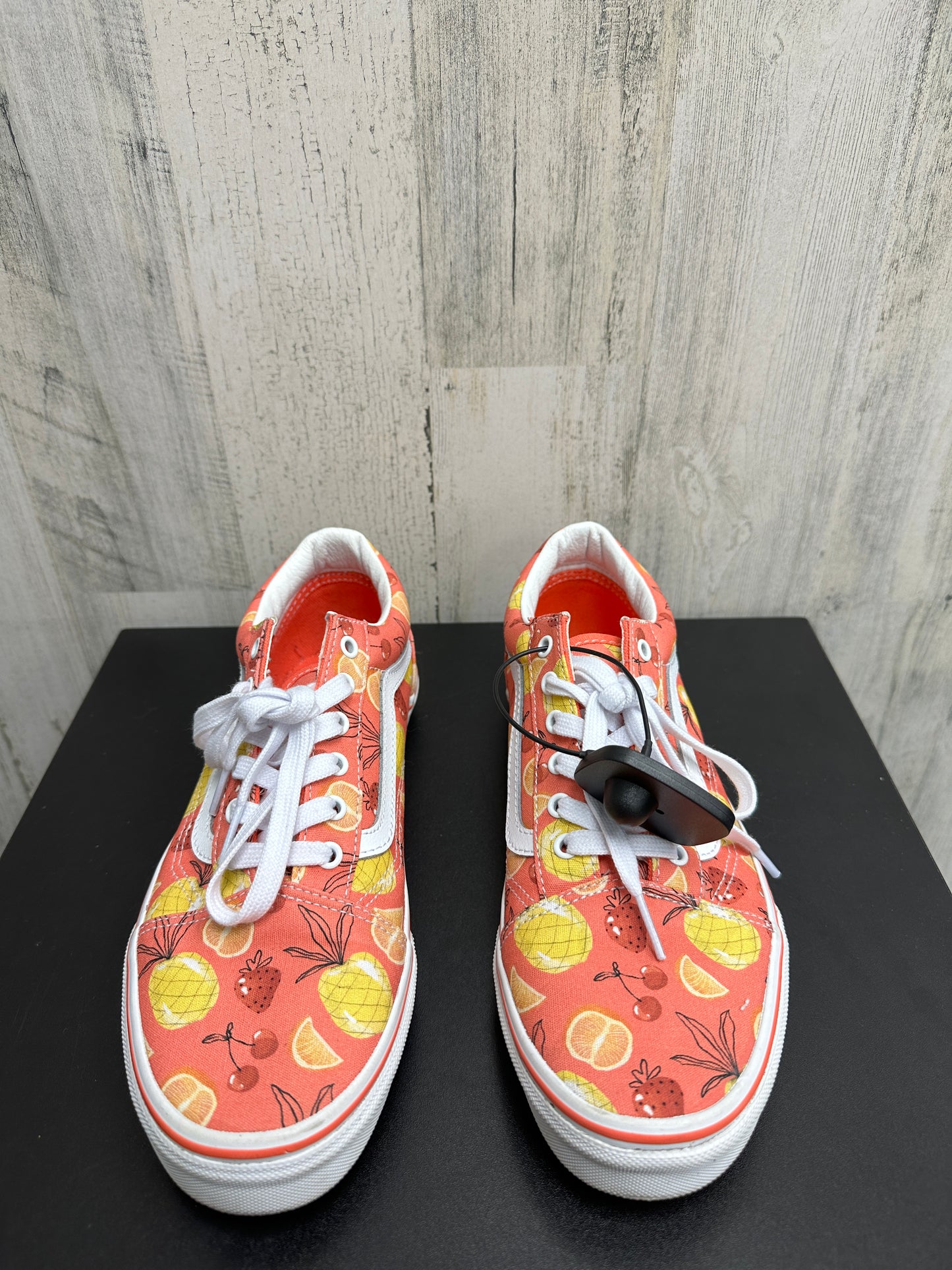 Shoes Sneakers By Vans Size: 7