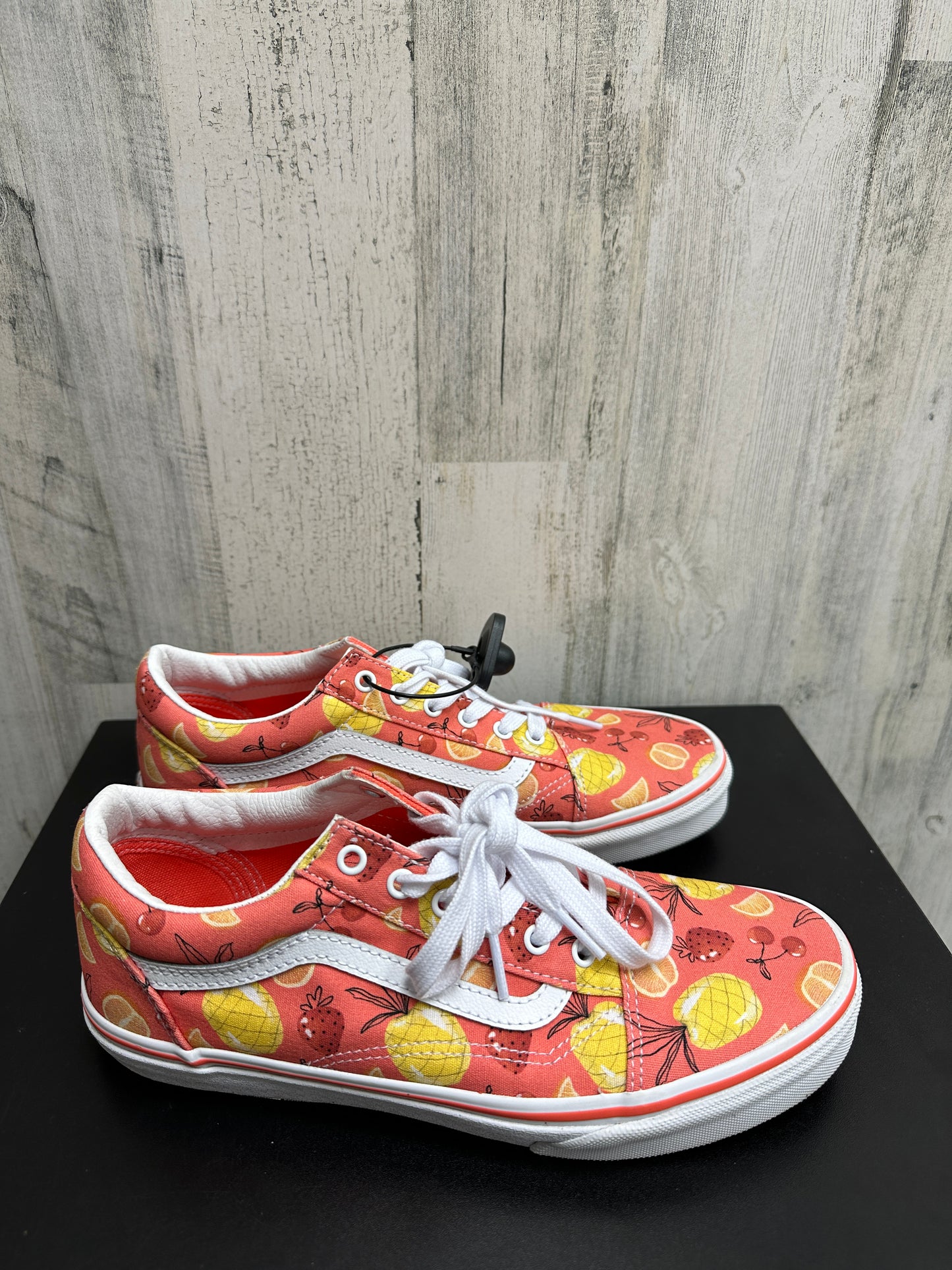 Shoes Sneakers By Vans Size: 7