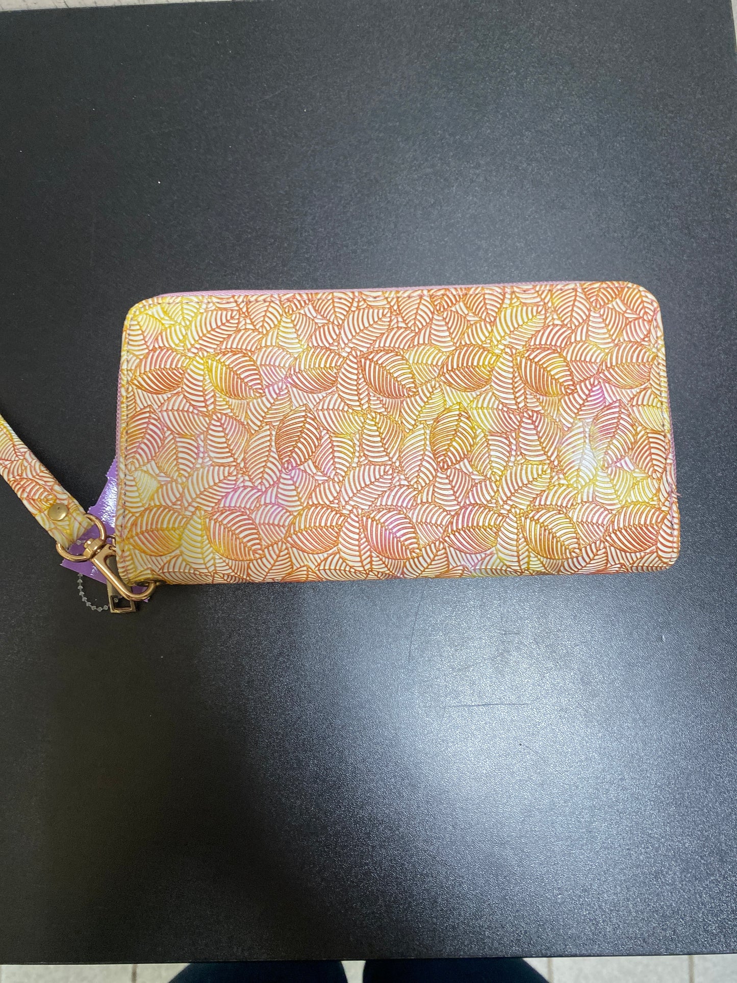Wallet By Clothes Mentor Size: Medium
