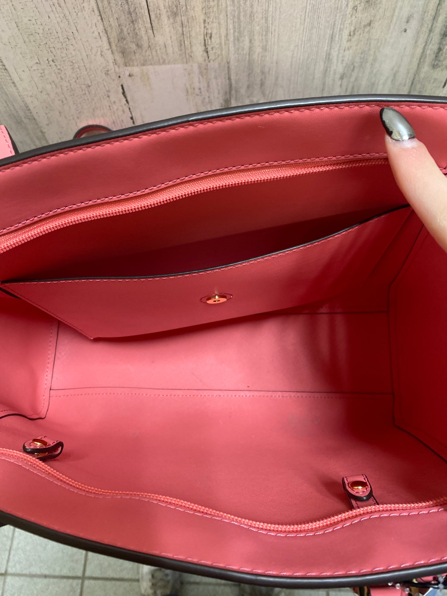 Handbag Designer By Michael Kors Size: Large