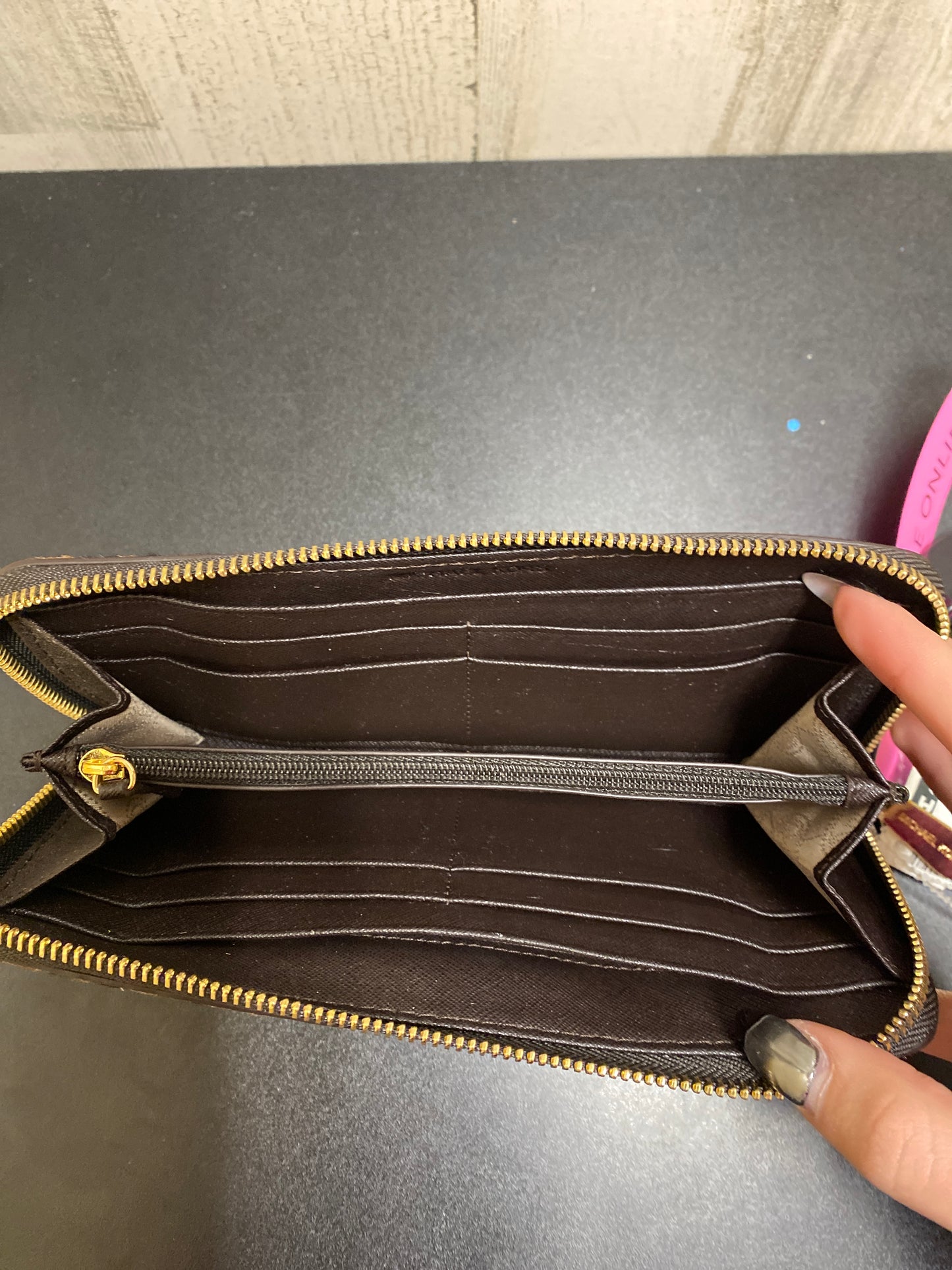 Wallet Designer By Michael Kors Size: Medium