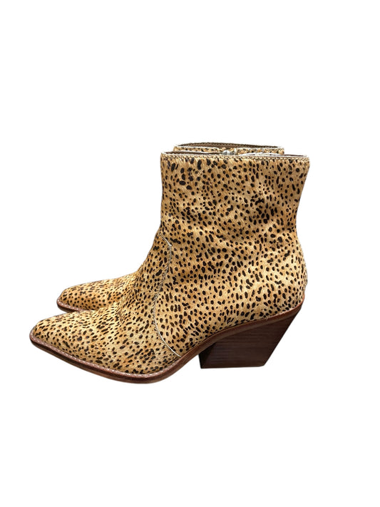 Boots Ankle Heels By Dolce Vita In Animal Print, Size: 8