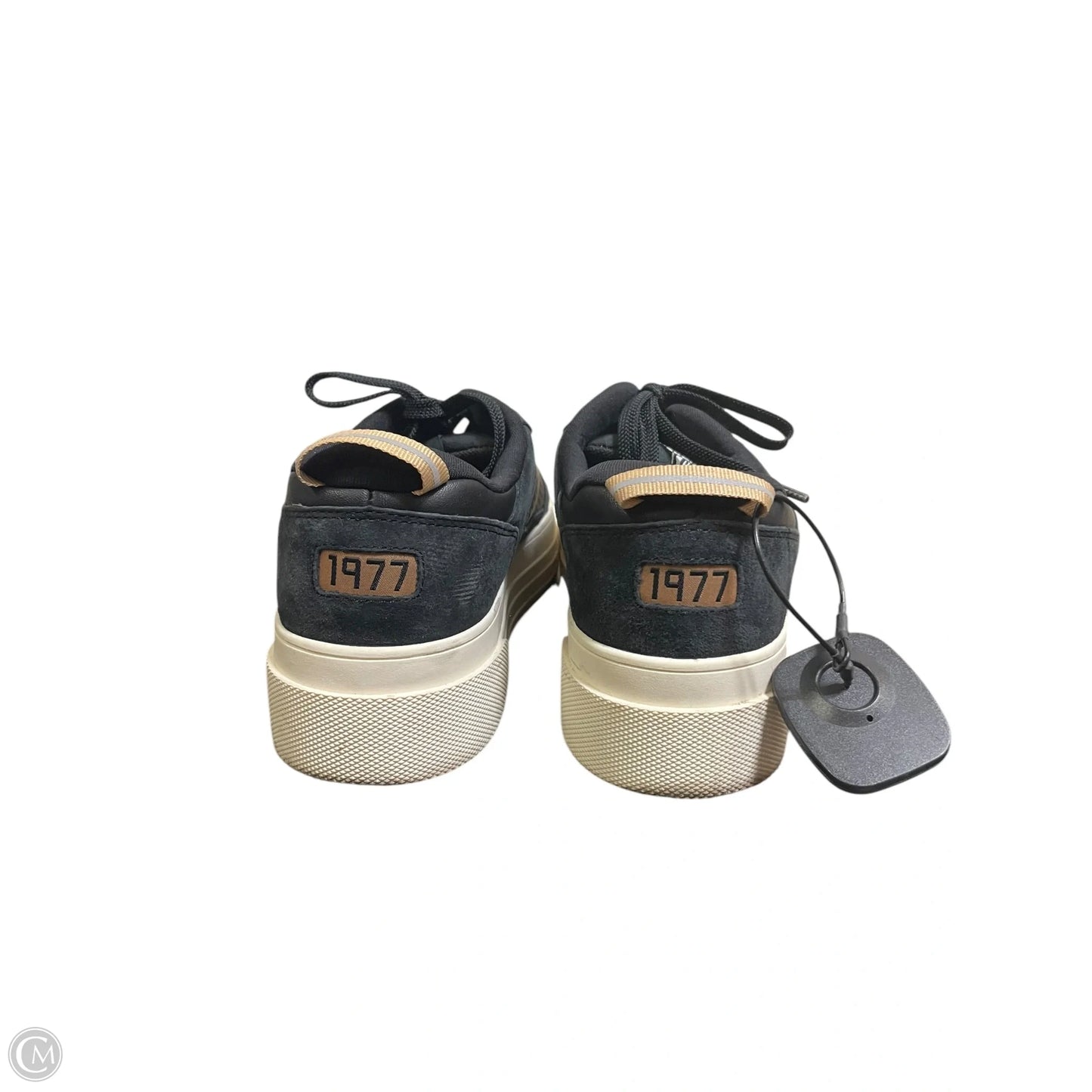 Shoes Sneakers By Clothes Mentor In Black, Size: 9