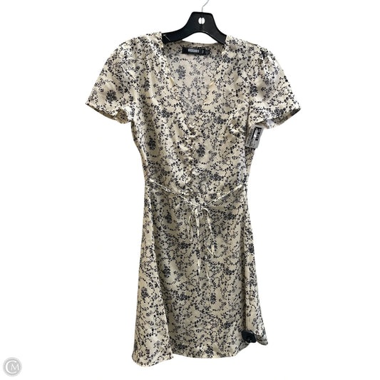Dress Casual Short By Missguided In Cream, Size: 0