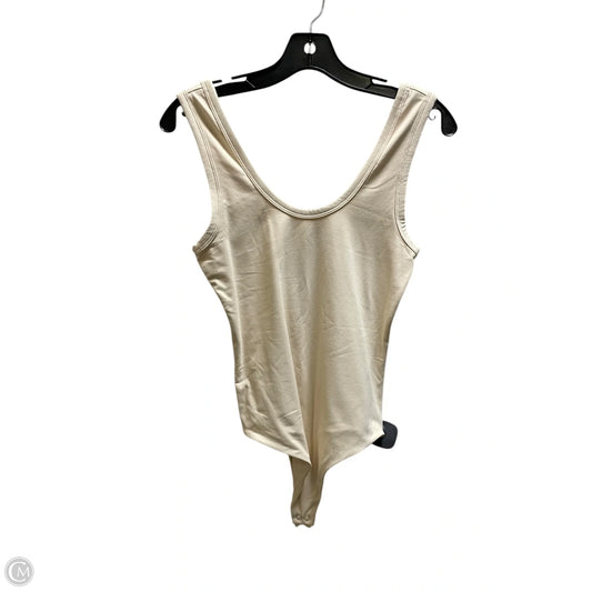 Top Sleeveless By Clothes Mentor In Tan, Size: M